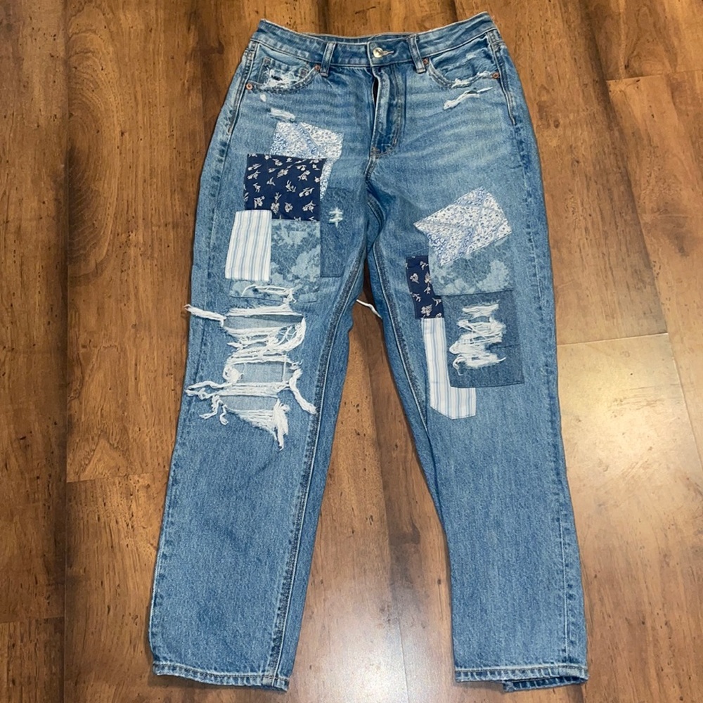 American Eagle mom jeans with blue patches , hole,  size 6 regular, high wasted